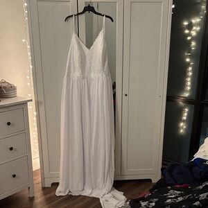 Elegant White Lace Women’s Dress